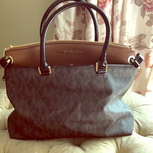 Michael Kors pocketbook